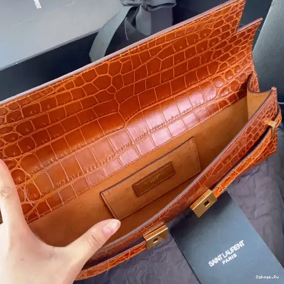 CROCODILE-EMBOSSED LEATHER CLUTCH YSL IN MANHATTAN 0613
